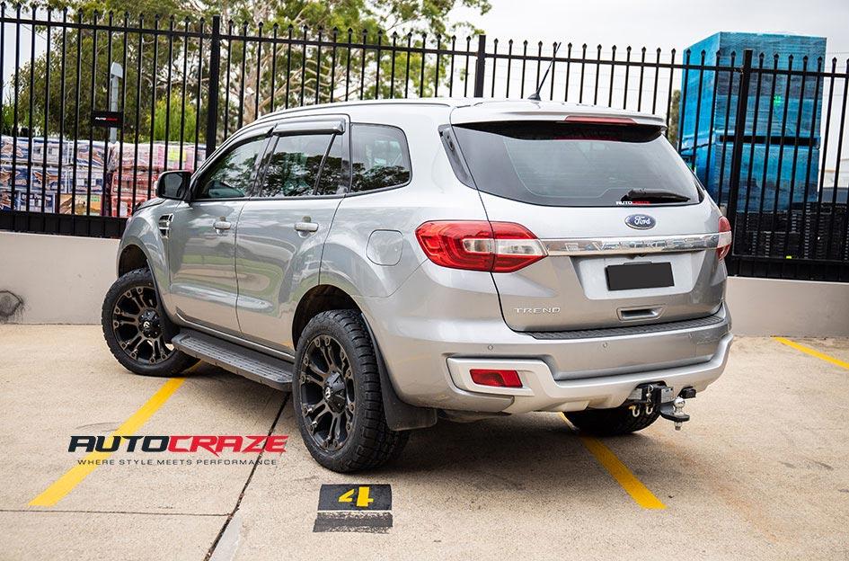 FORD EVEREST VAPOR BLACK MACHINED WITH DARK TINT